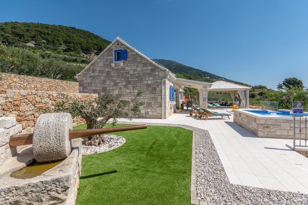 Villa Blue Sky Bol Zewnętrze zdjęcie